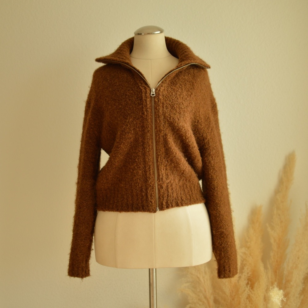 Aritzia - Wilfred Free / Marilyn Sweater / Size S / Color Brown